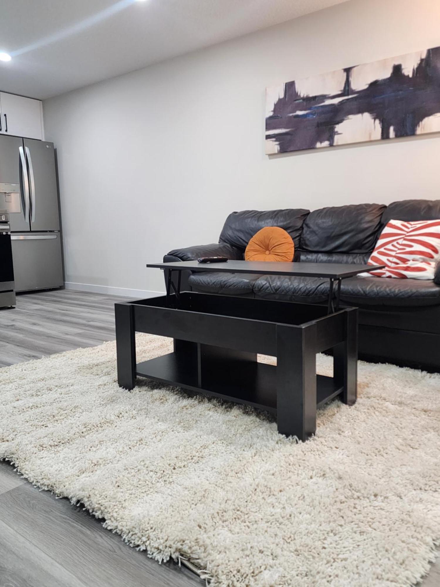 YYC Trendy 2-Bed Oasis Awaits! 아파트 외부 사진